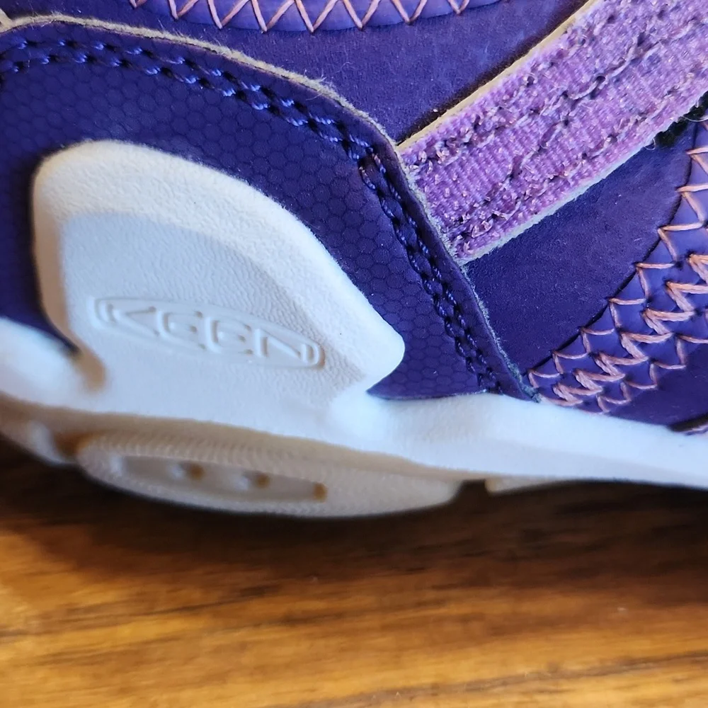 Keen Closed Toe Fisherman Comfort Purple Sandals Size 5